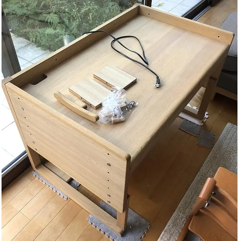 東京都 大田区にて カリモク×ベネッセ 学習机 2014年製 を出張買取しました