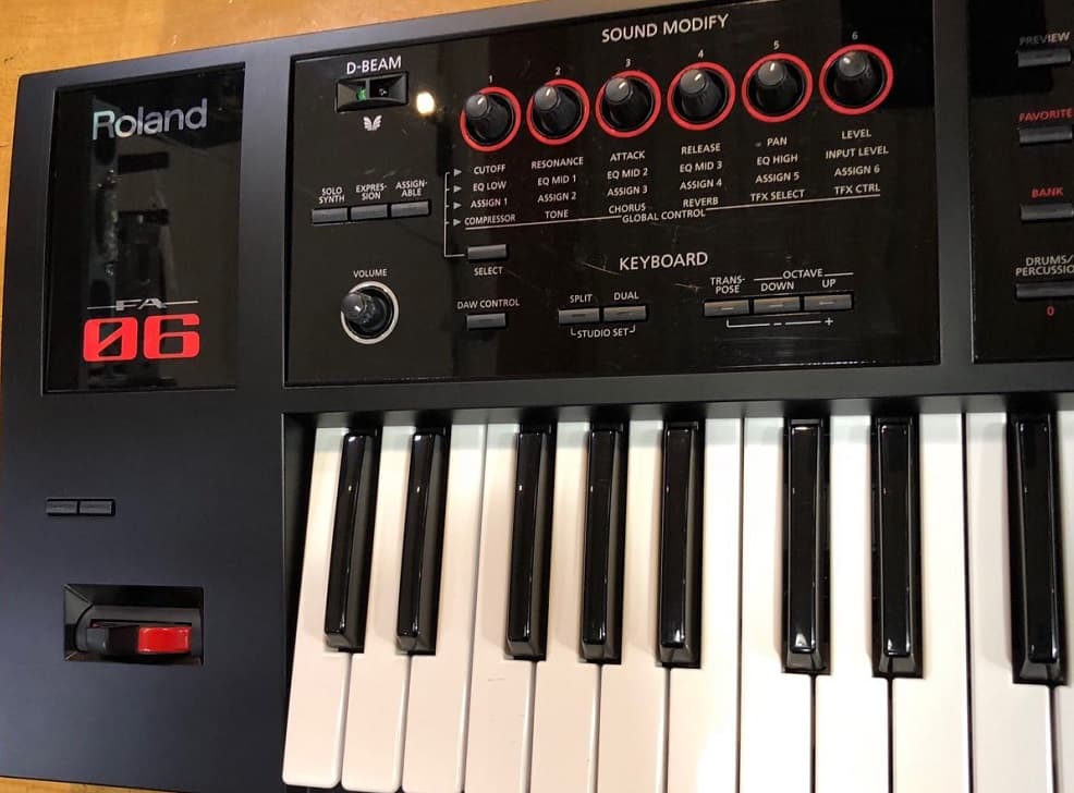 roland FA6 シンセサイザー