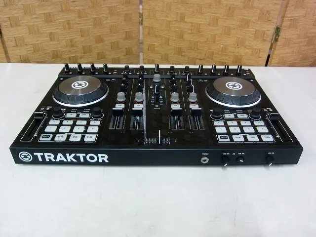 TRAKTOR KONTROL S4 MK2 DJコントローラー